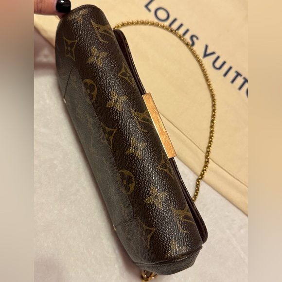 Louis Vuitton Favorite PM Monogram Purse - Picture 10 of 14
